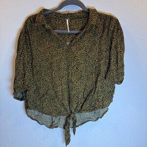 Women's Free People Size Large Short Sleeve Cheetah Print Cropped Blouse